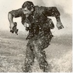 b_w_Zeke_running_in_water-t